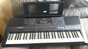 Yamaha Keyboard PSR E453