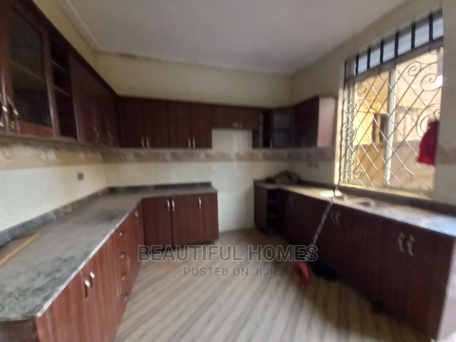 Furnished 4bdrm House in Kira for Sale