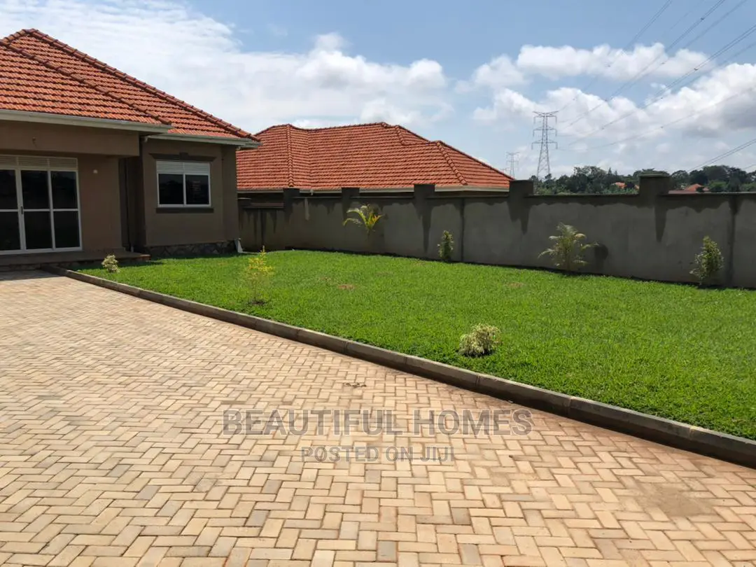 Furnished 4bdrm House in Kira for Sale