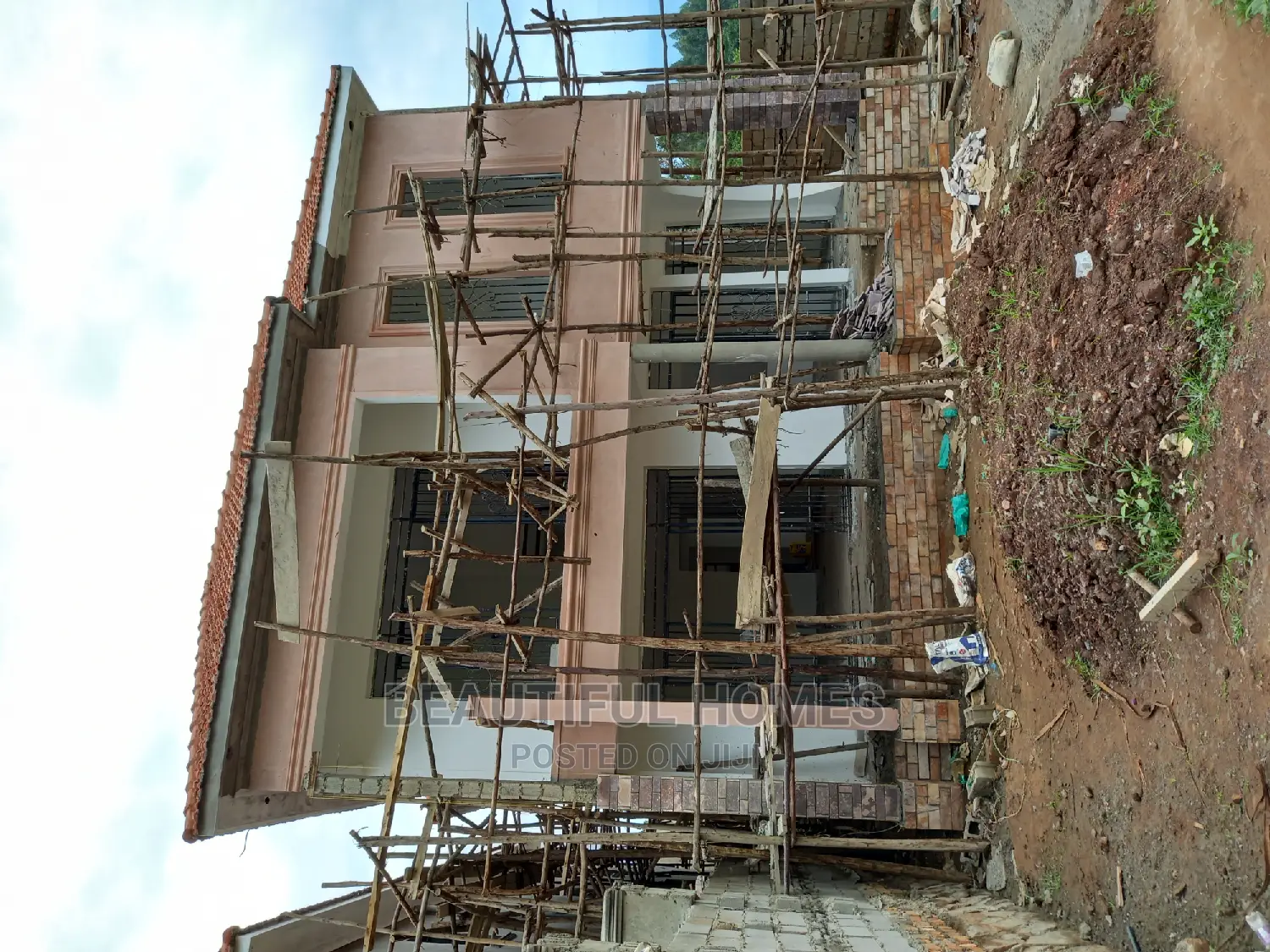Furnished 5bdrm House in Kira for Sale