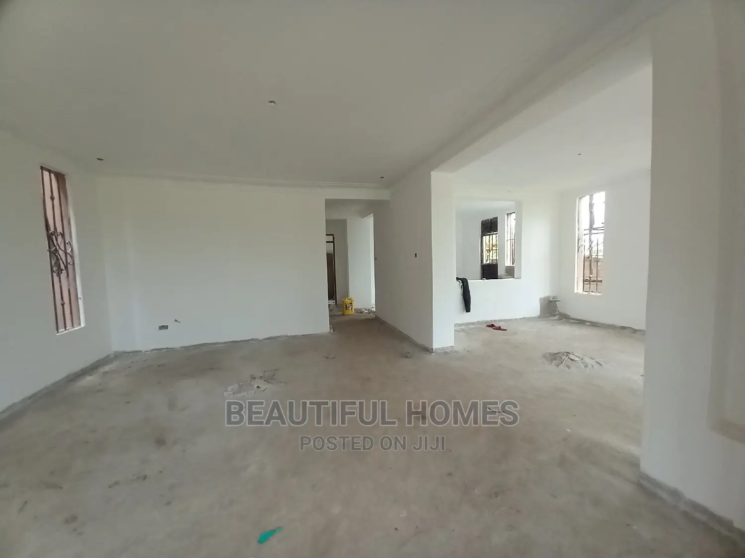 Furnished 5bdrm House in Kira for Sale