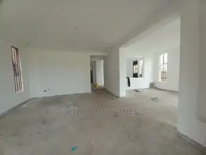 Furnished 5bdrm House in Kira for Sale