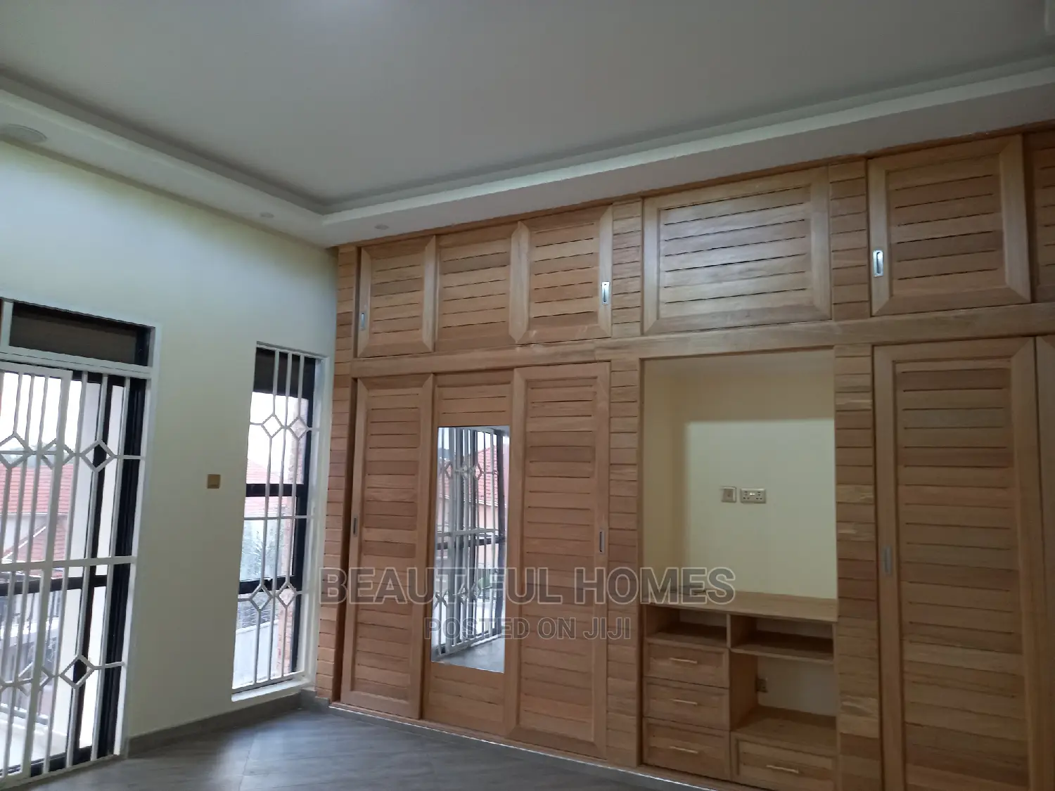 Furnished 4bdrm House in Kira for Sale