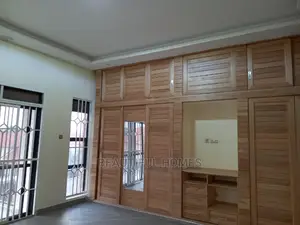 Furnished 4bdrm House in Kira for Sale