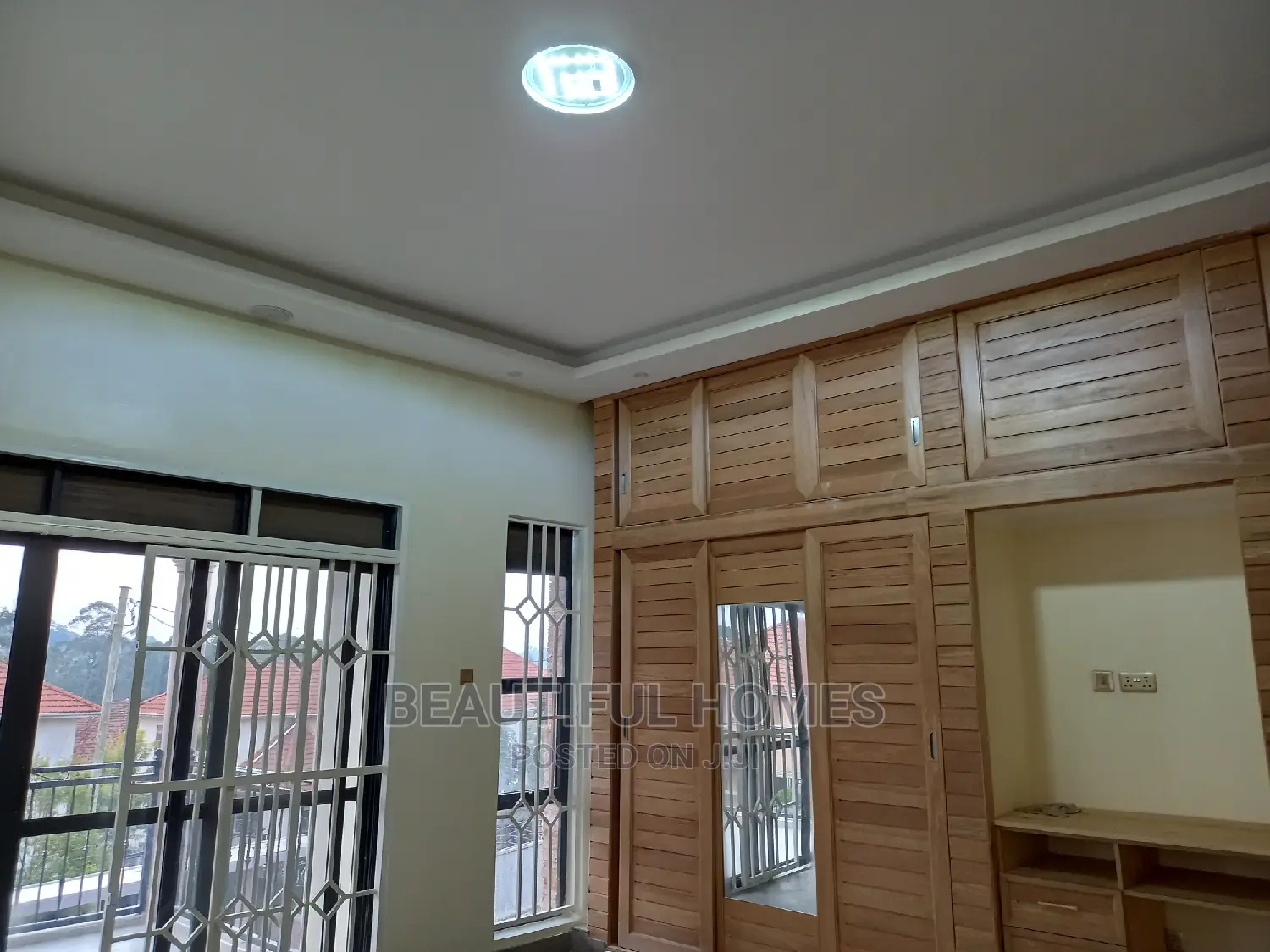 Furnished 4bdrm House in Kira for Sale