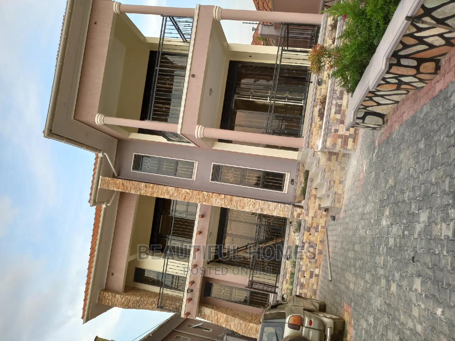 Furnished 4bdrm House in Kira for Sale