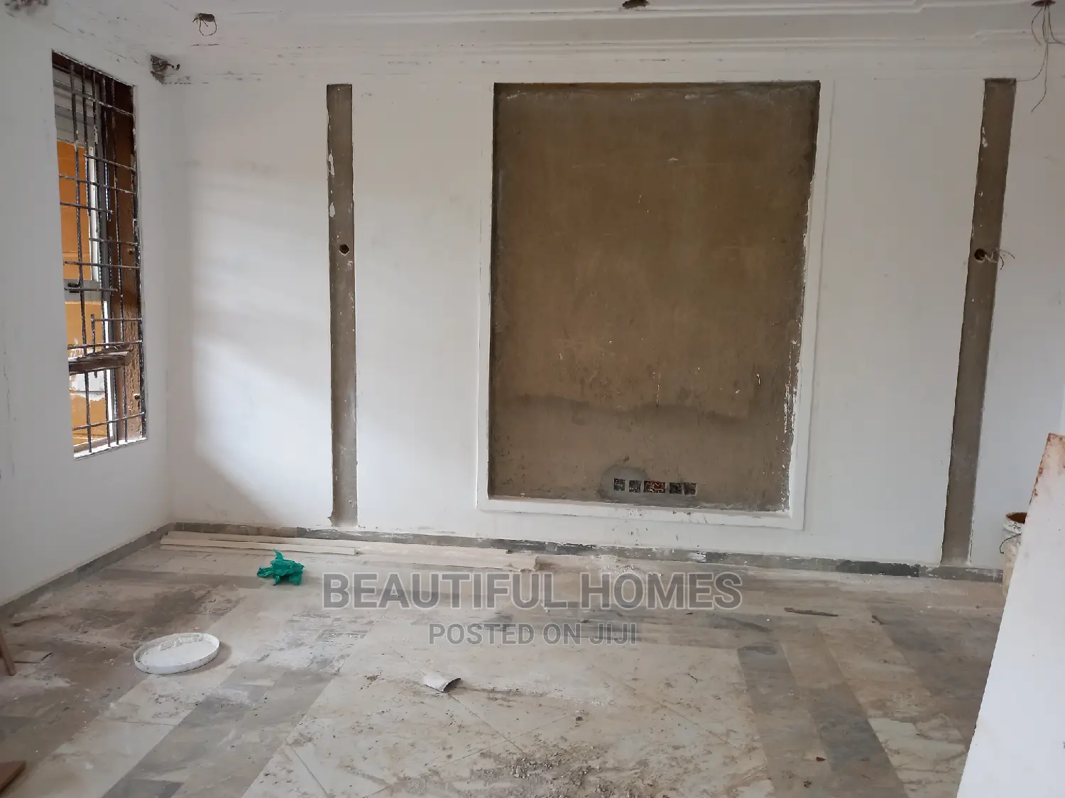 Furnished 4bdrm Mansion in Kira for Sale