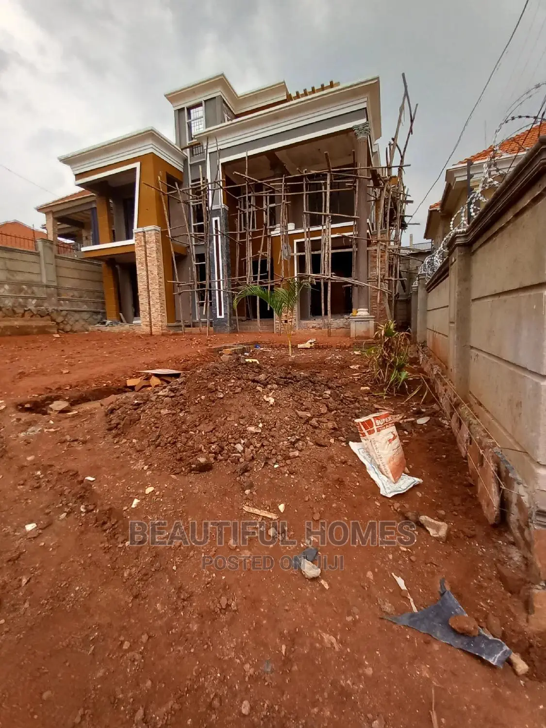 Furnished 4bdrm Mansion in Kira for Sale
