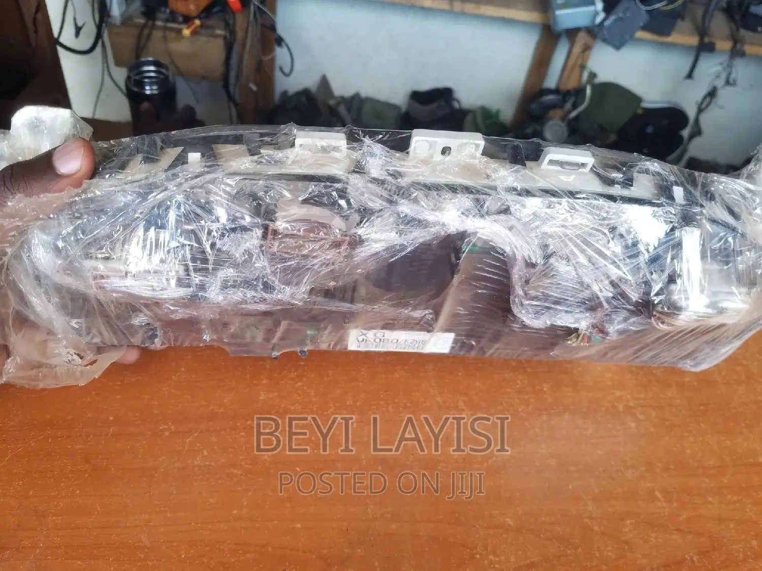 Nissan Hardbody Genuine Car Speedometer