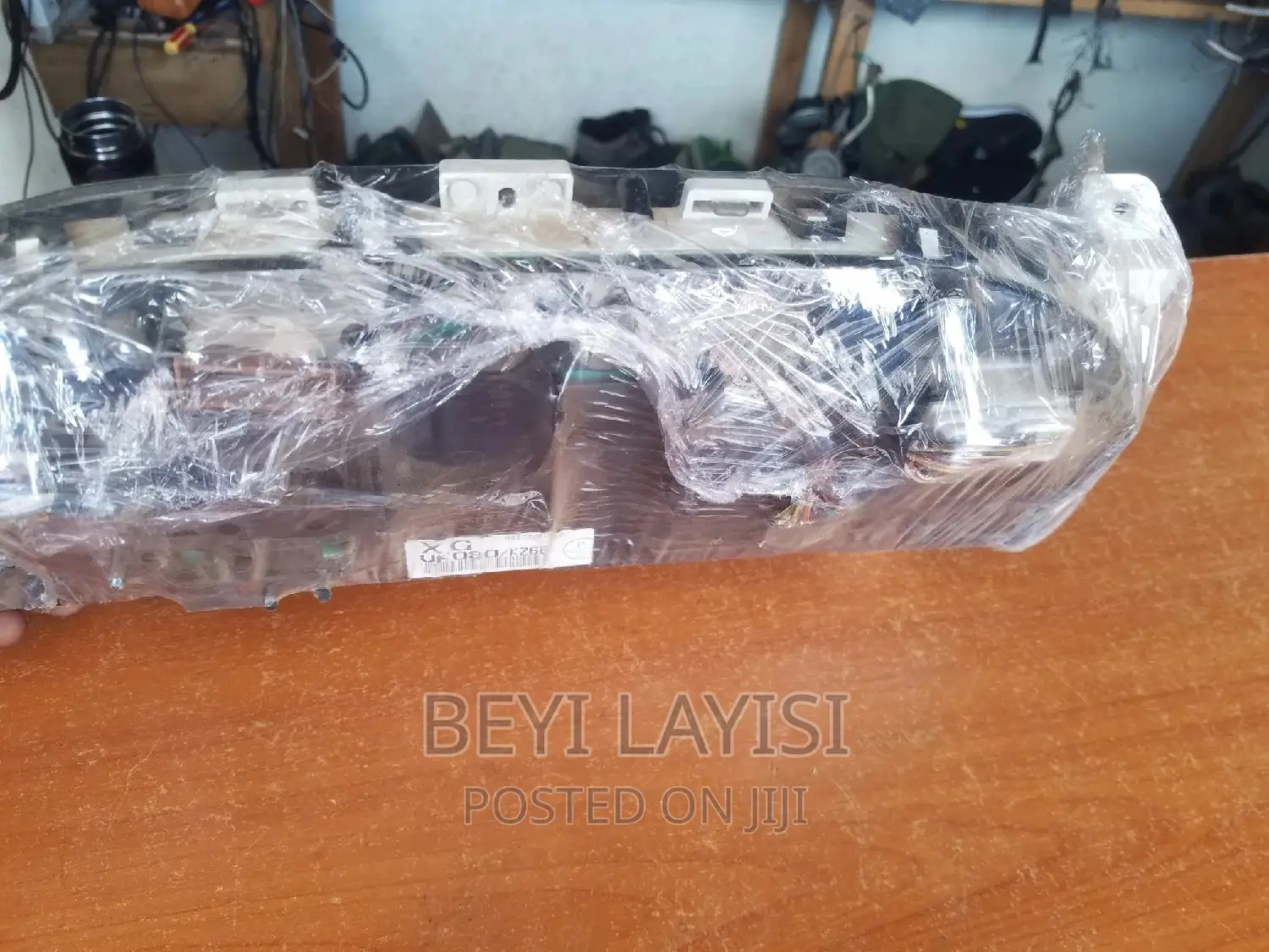 Nissan Hardbody Genuine Car Speedometer