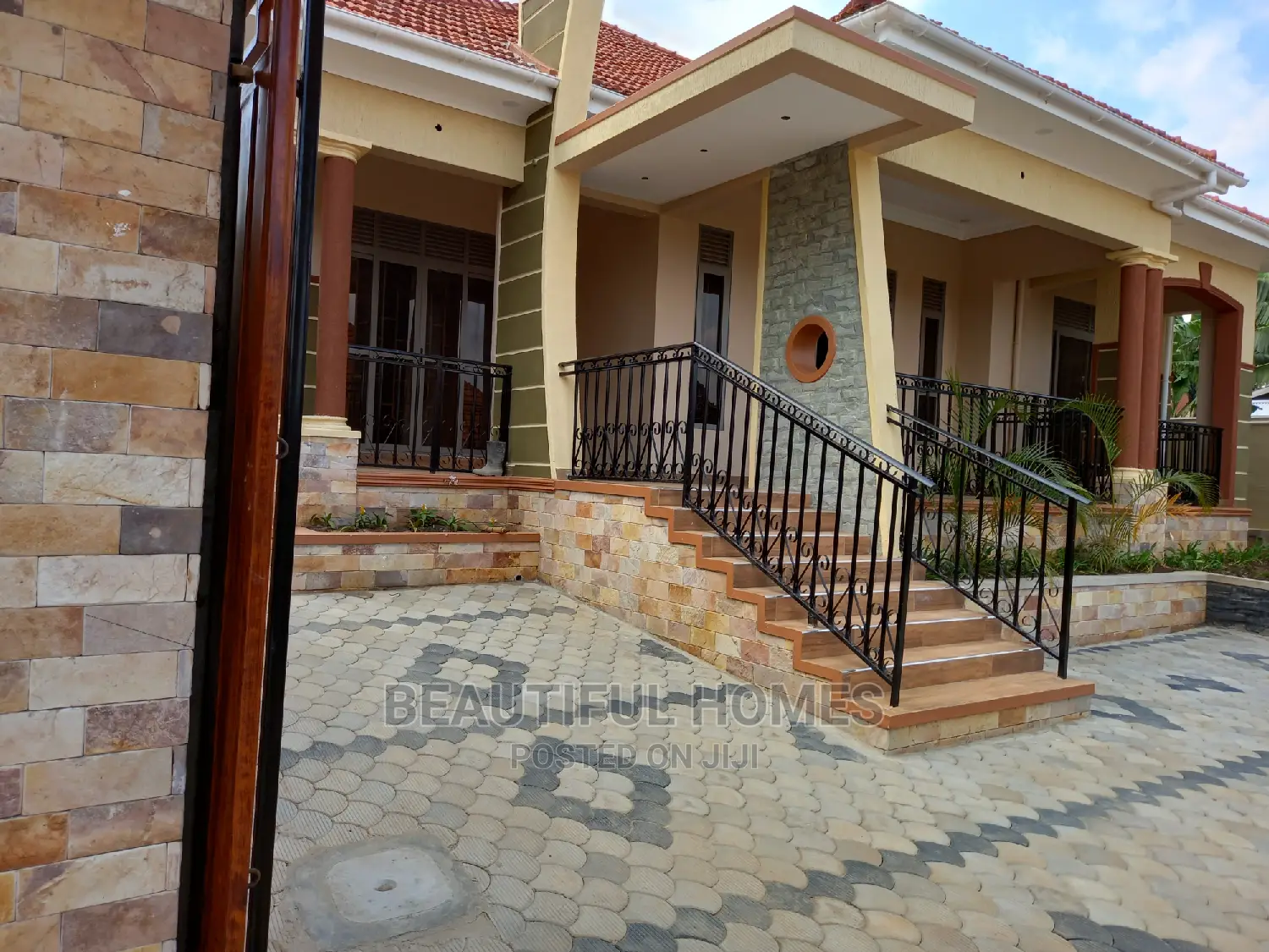 Furnished 4bdrm House in Kira for Sale