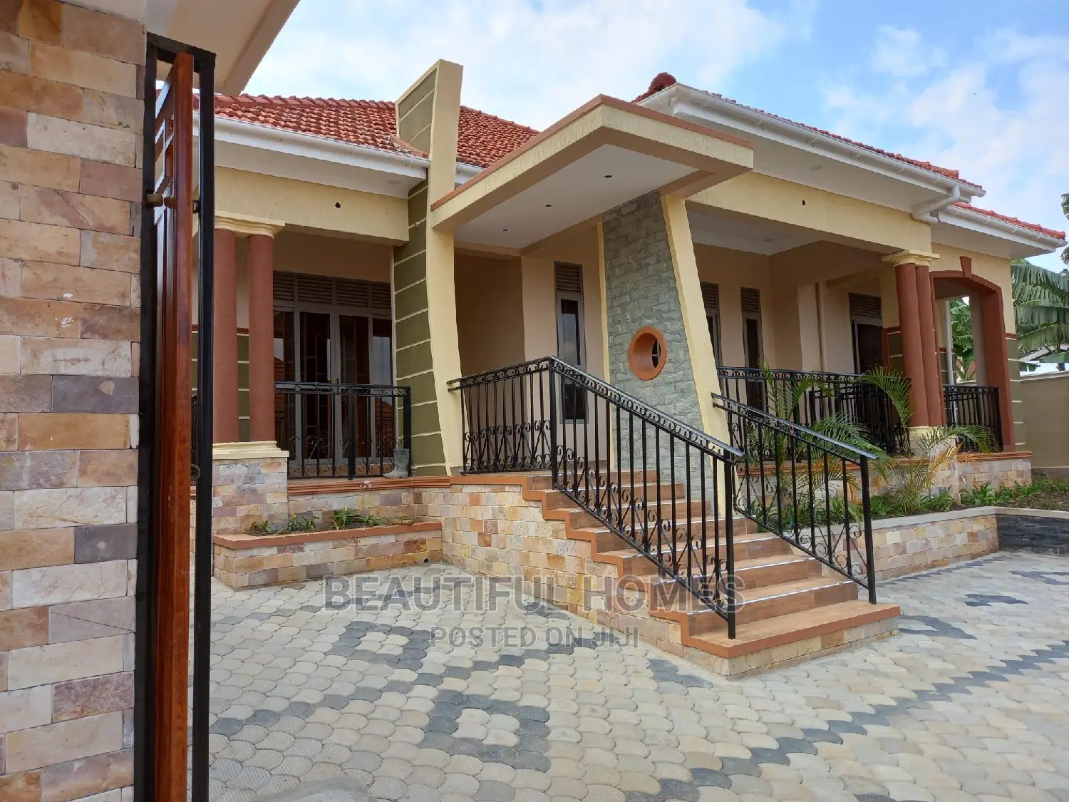 Furnished 4bdrm House in Kira for Sale