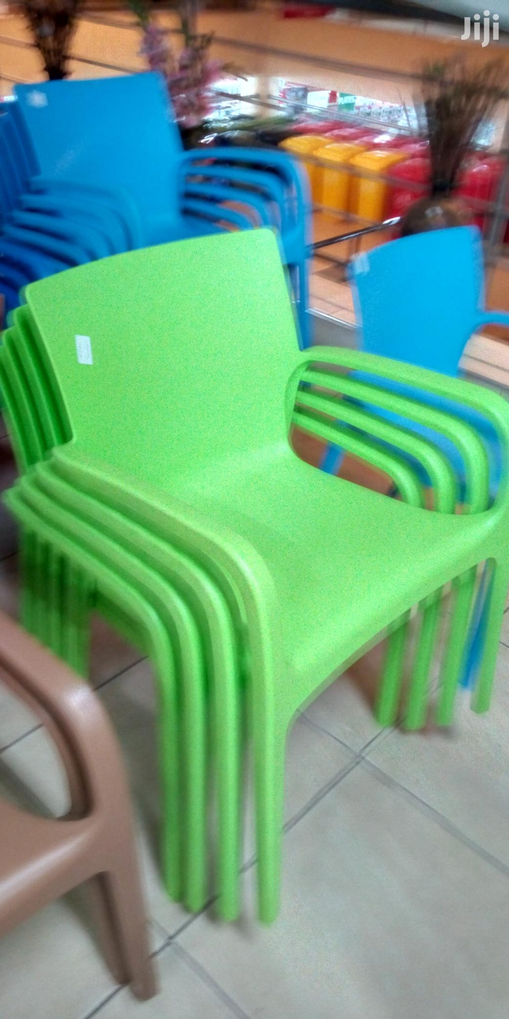 Plastic Restaurant Chairs