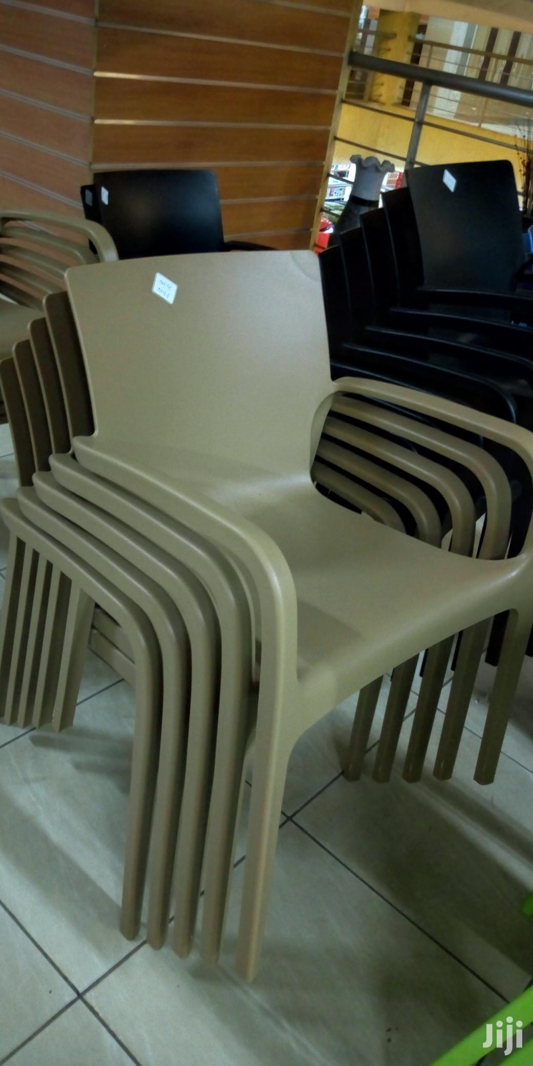 Plastic Restaurant Chairs