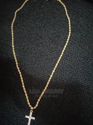 Unique and Quality Men's Chains With a Cross Pendant