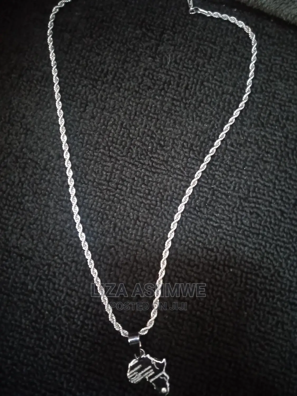 Men's Authentic and Nice Chains (UNISEX) With a Pendant