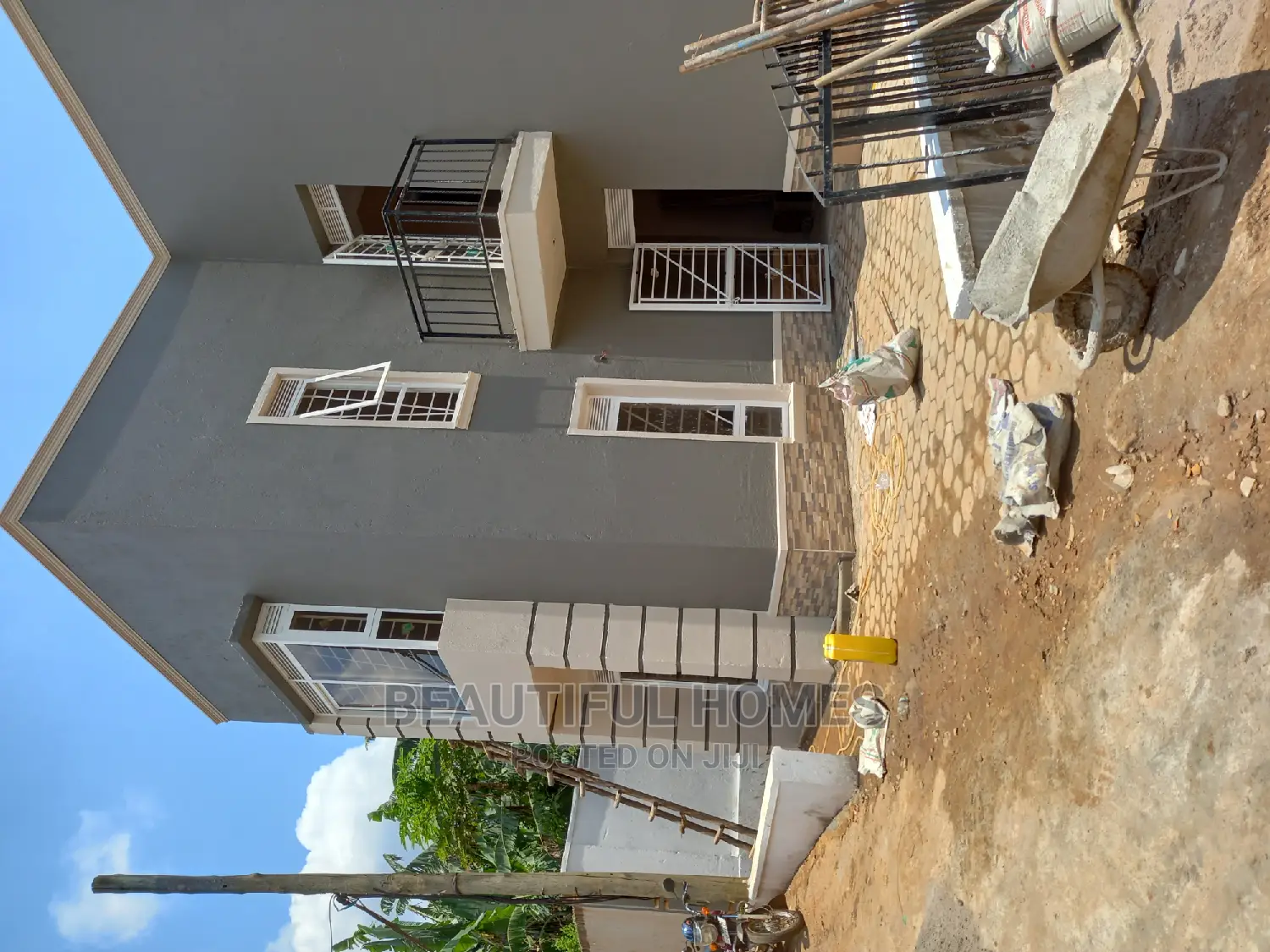 Furnished 4bdrm Villa in Kira for Sale