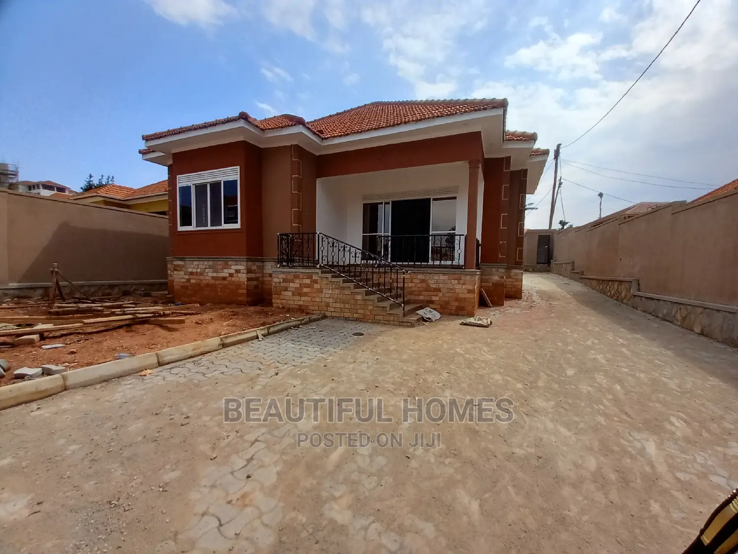 Furnished 4bdrm House in Kira Tarmacked for Sale