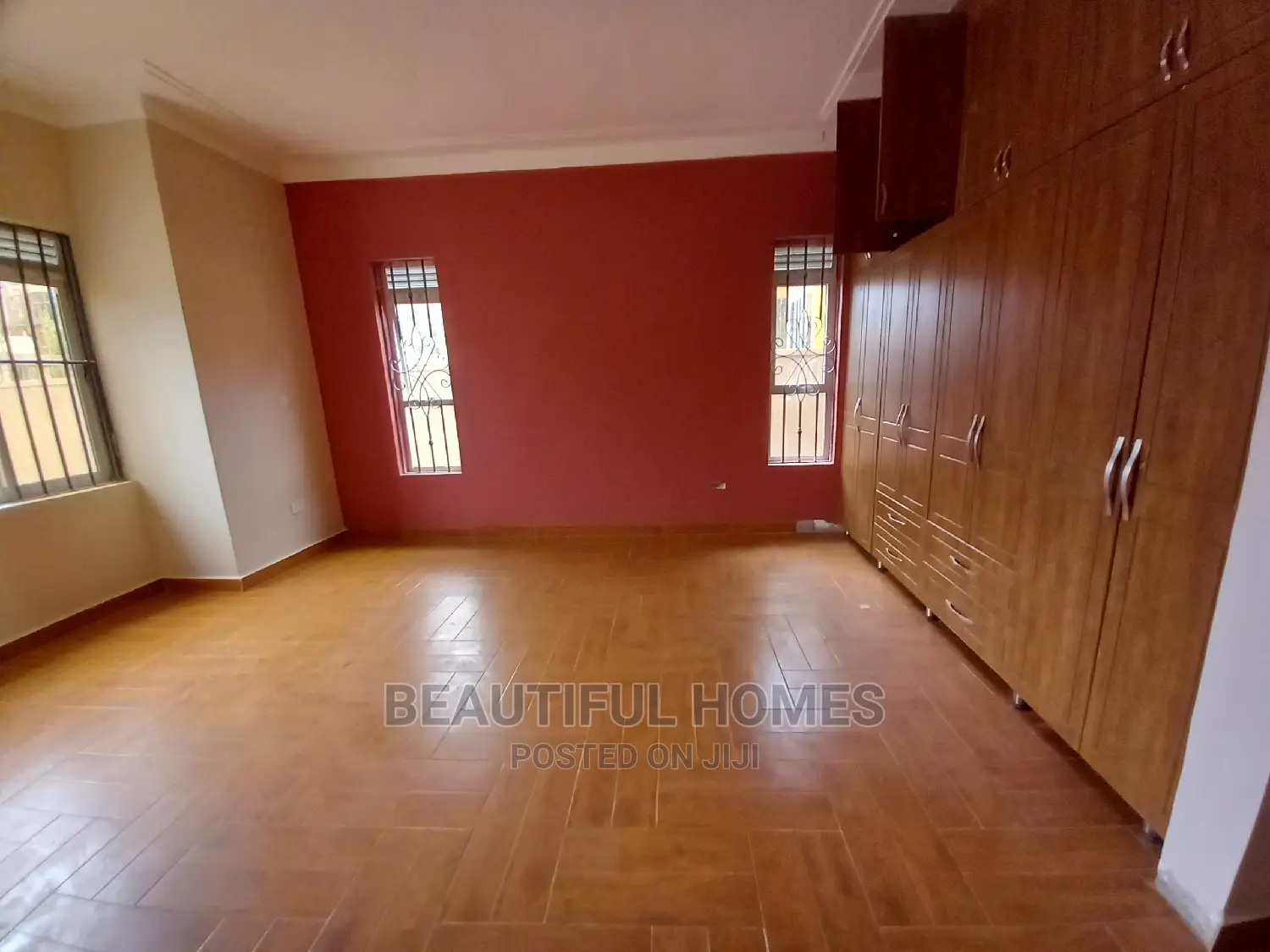 Furnished 4bdrm House in Kira Tarmacked for Sale