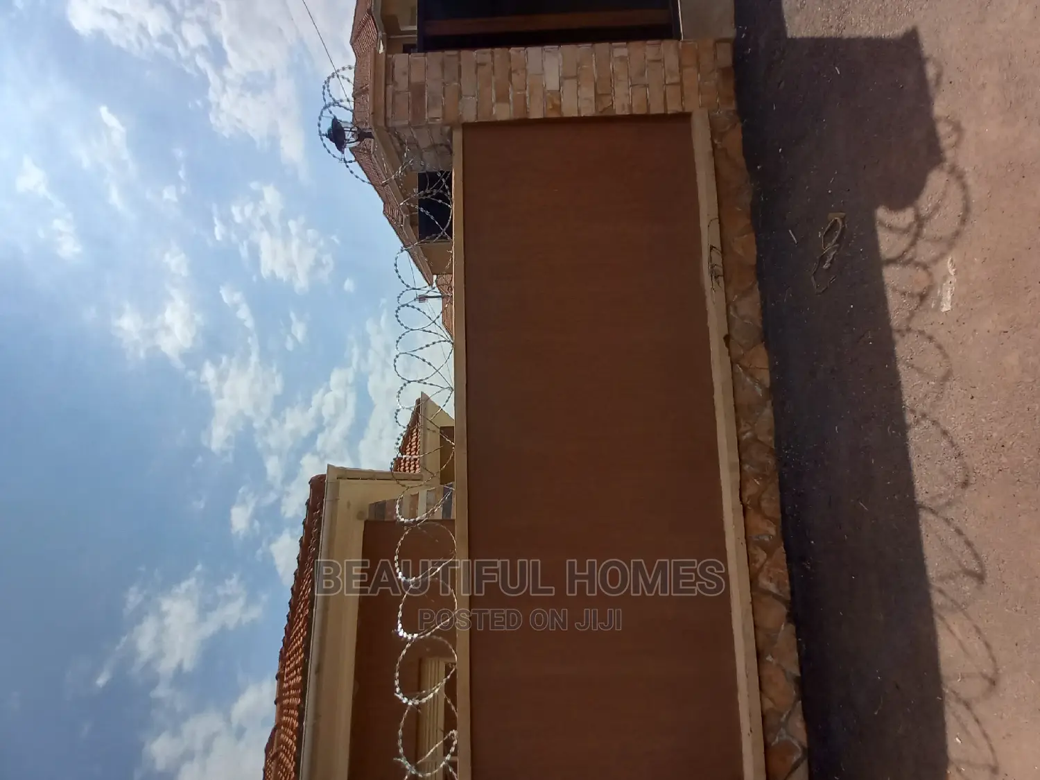 Furnished 4bdrm House in Kira for Sale