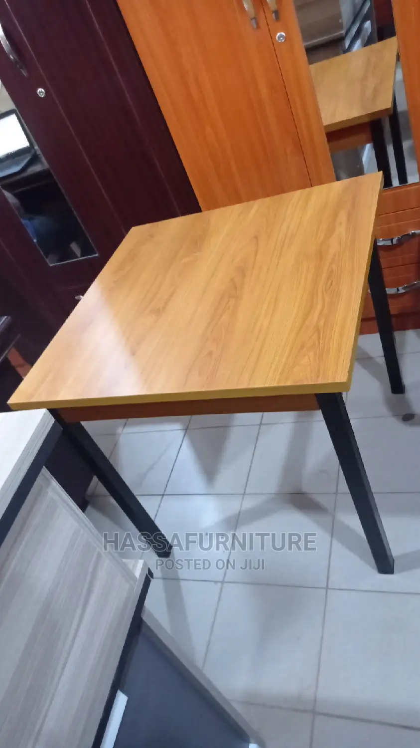 4seaters Wooden Dinner Table