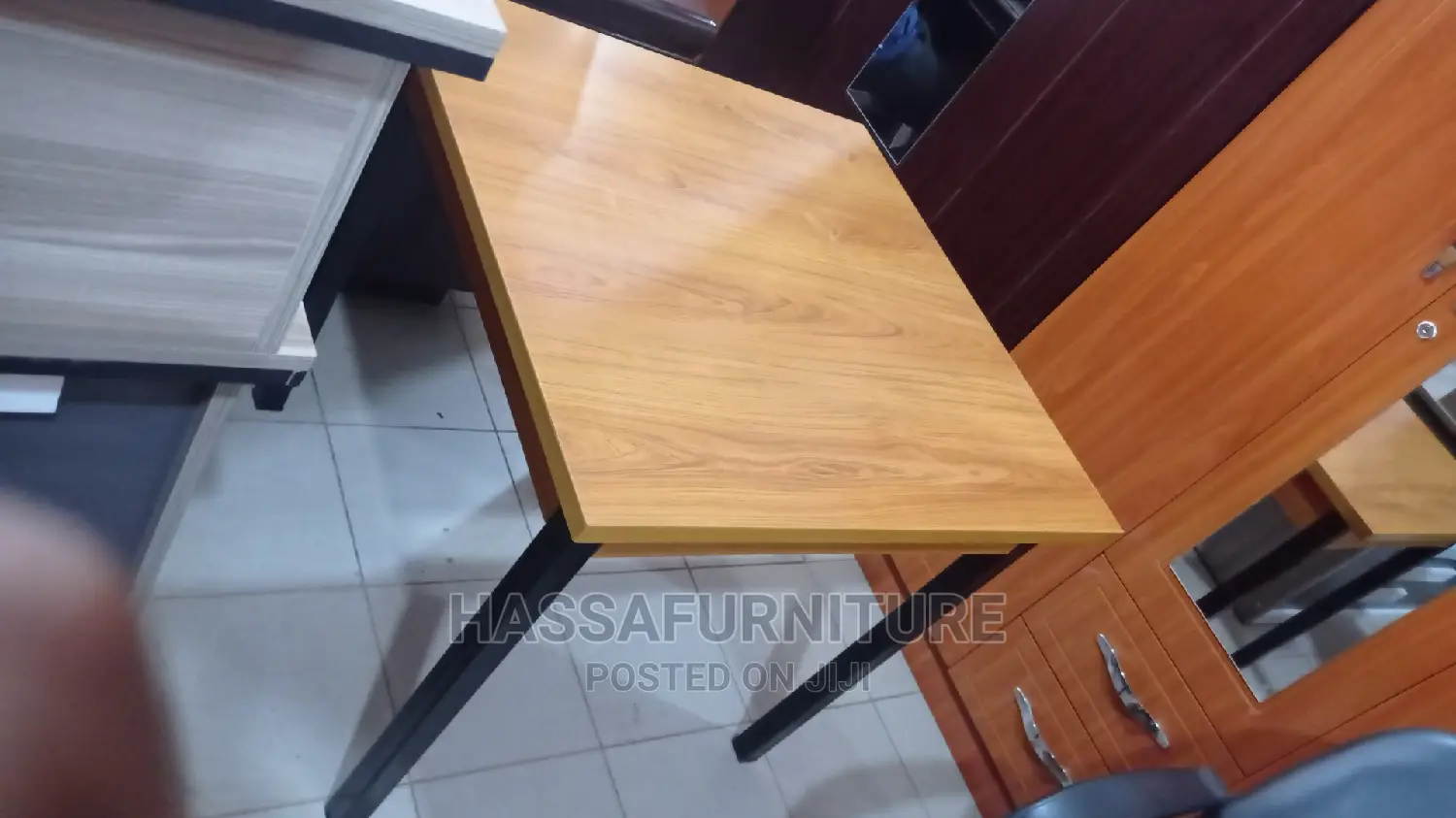 4seaters Wooden Dinner Table