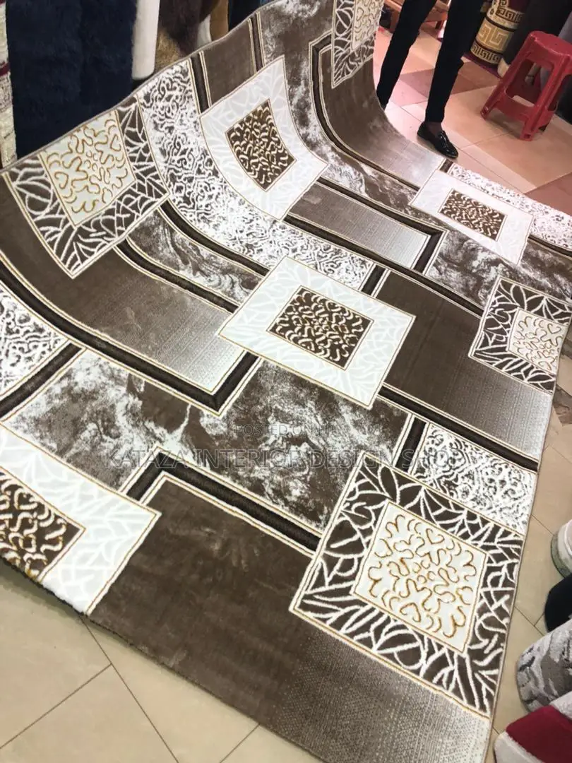 Center Carpet