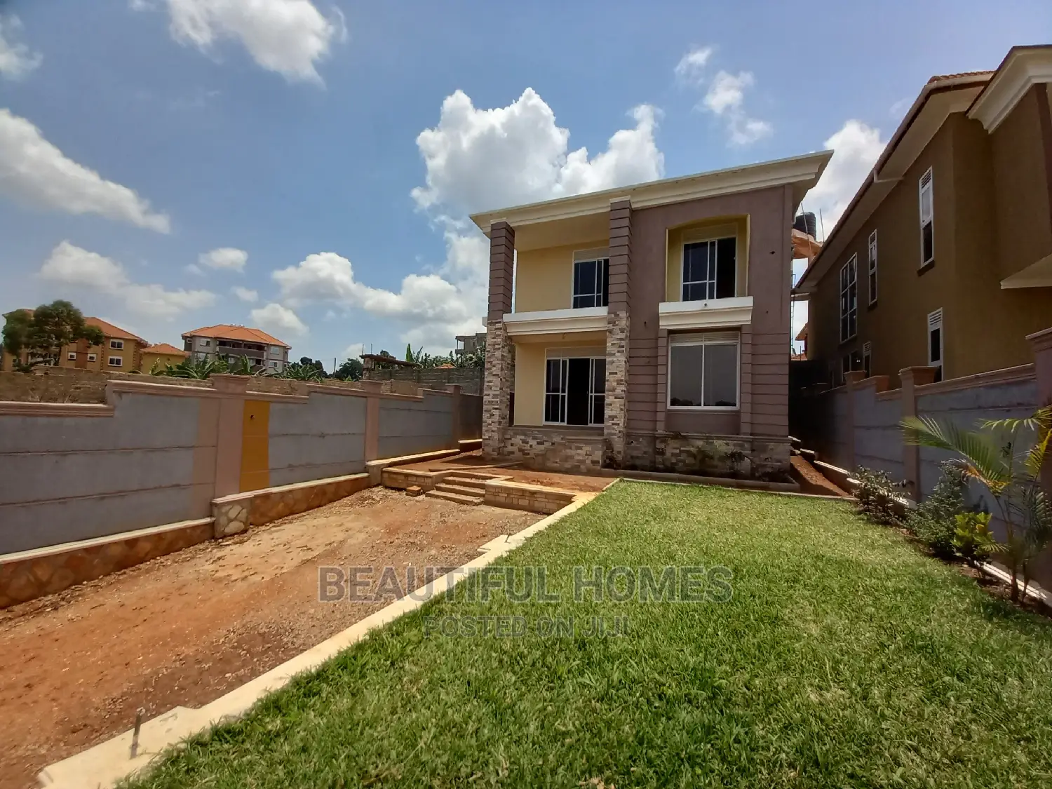 Furnished 4bdrm Mansion in Kira Tarmacked for Sale