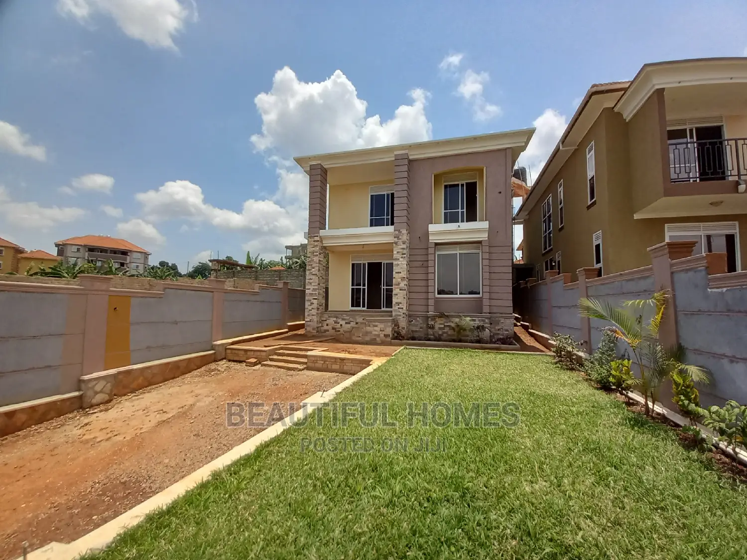 Furnished 4bdrm Mansion in Kira Tarmacked for Sale