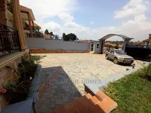 Furnished 6bdrm Mansion in Kira for Sale