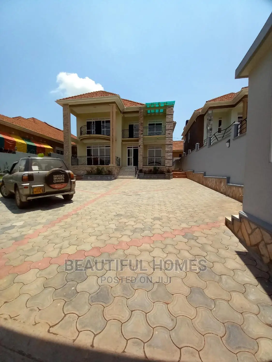 Furnished 6bdrm Mansion in Kira for Sale