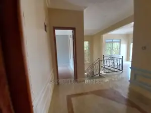 Furnished 6bdrm Mansion in Kira Tarmack Access for Sale