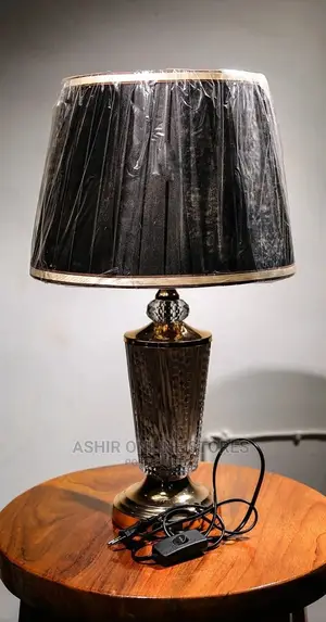 QUALITY Black Bedside Lamp