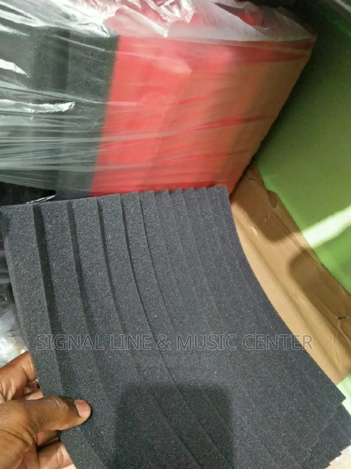 Apair Sound Proof 1cm Red and Black Color
