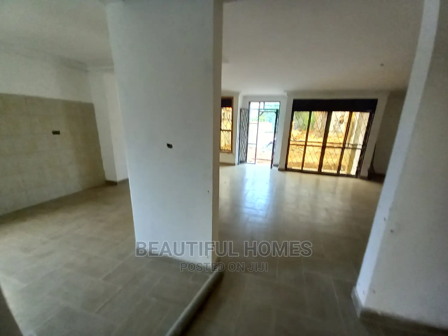 Furnished 5bdrm House in Kira for Sale