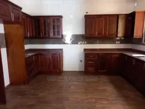 Furnished 5bdrm House in Kira for Sale