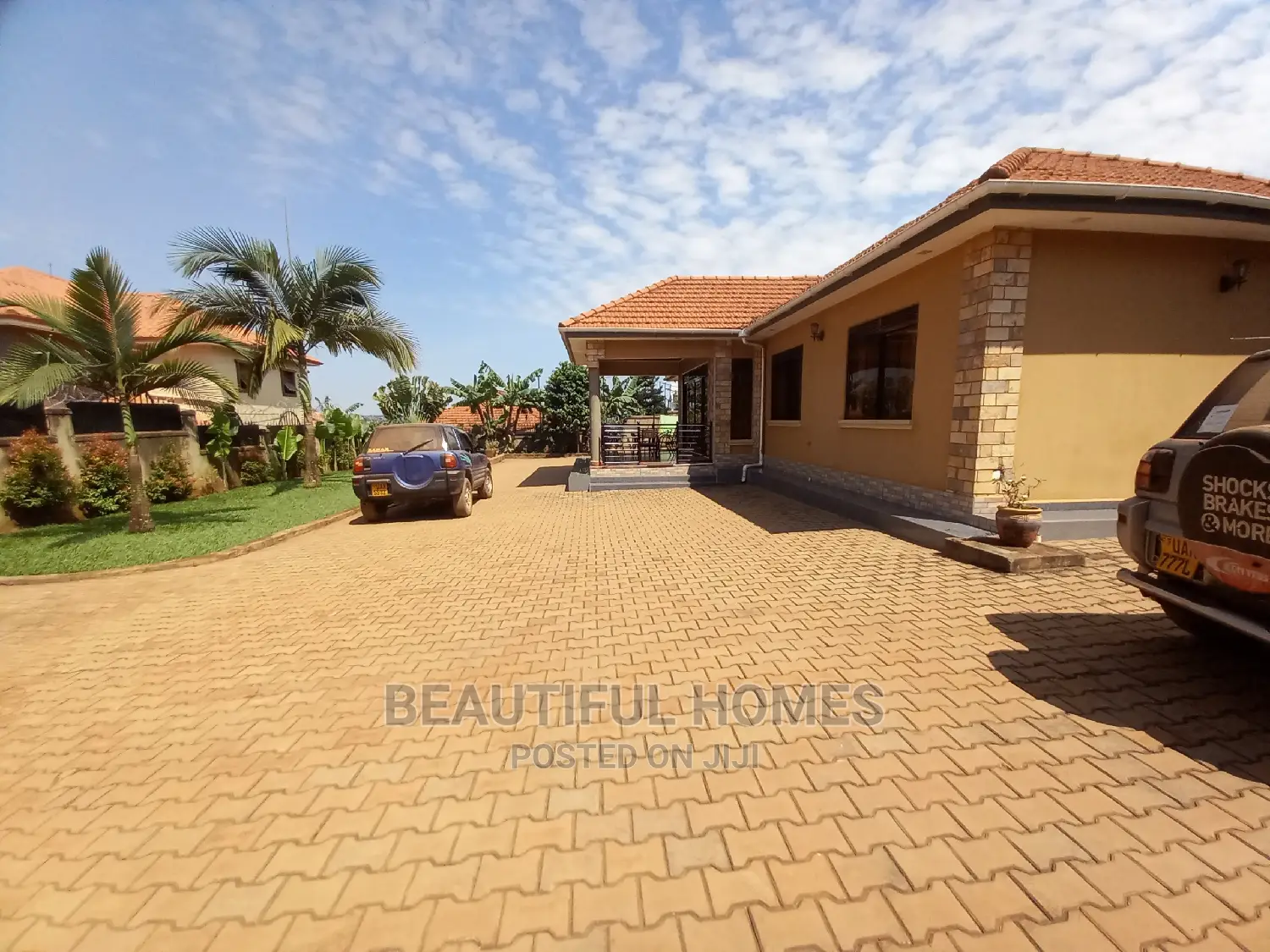 Furnished 5bdrm Bungalow in Kira for Sale