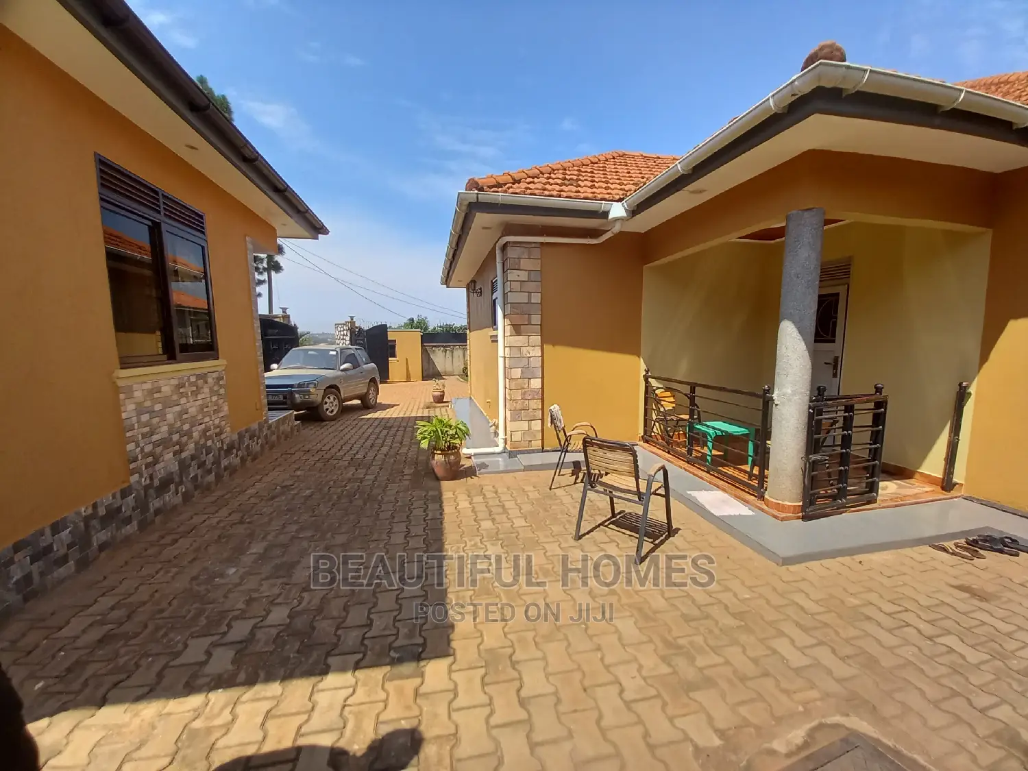 Furnished 5bdrm Bungalow in Kira for Sale