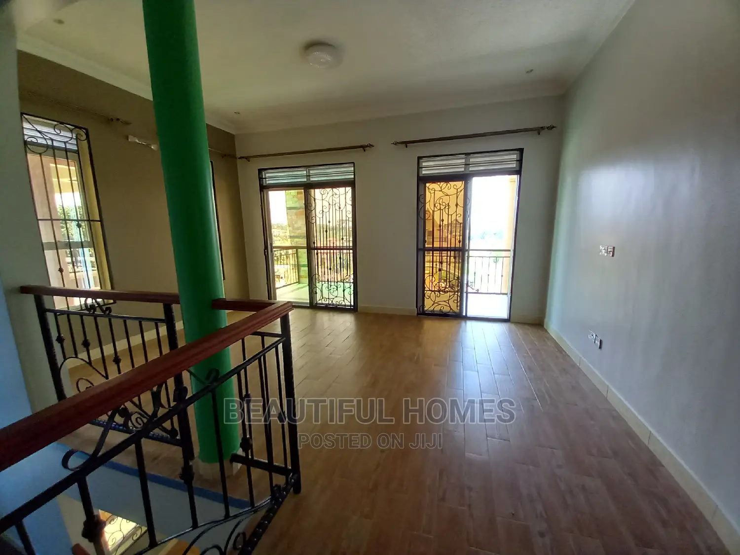 Furnished 6bdrm Mansion in Kira for Sale