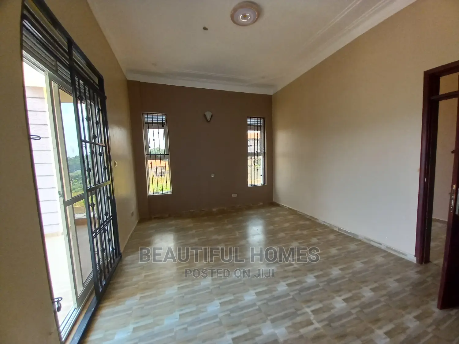 Furnished 4bdrm House in Kira for Sale