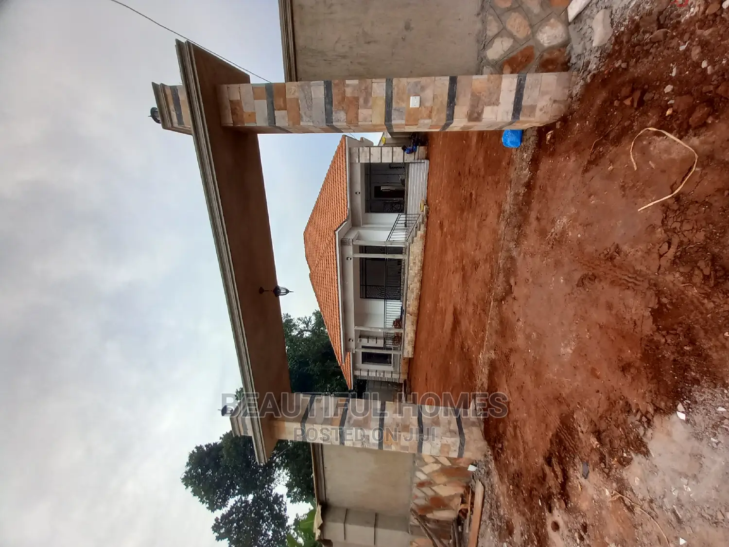 Furnished 4bdrm House in Kira for Sale