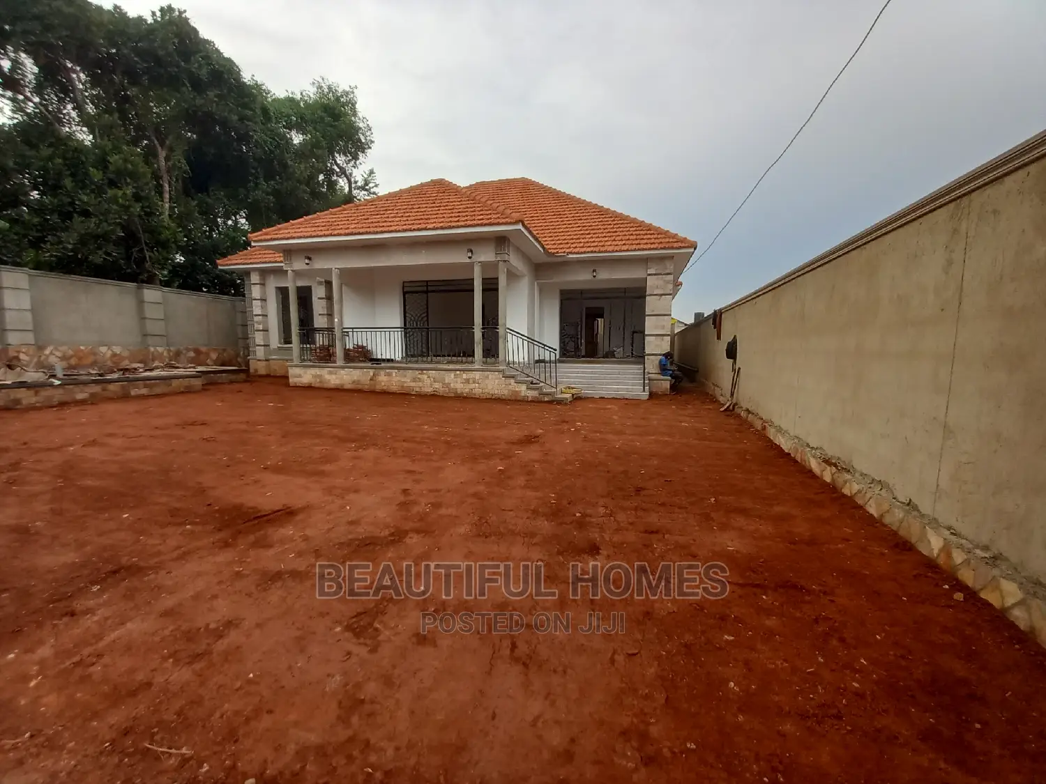 Furnished 4bdrm House in Kira for Sale