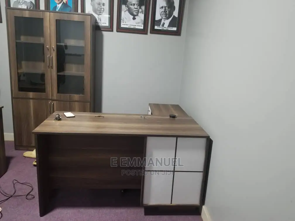 A Set of Filing Cabinet and 1 Office Desk