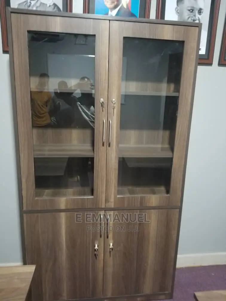 A Set of Filing Cabinet and 1 Office Desk
