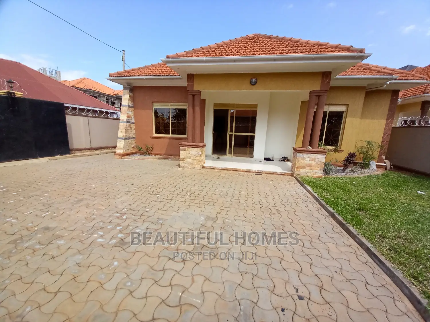 Furnished 4bdrm House in Kira for Sale