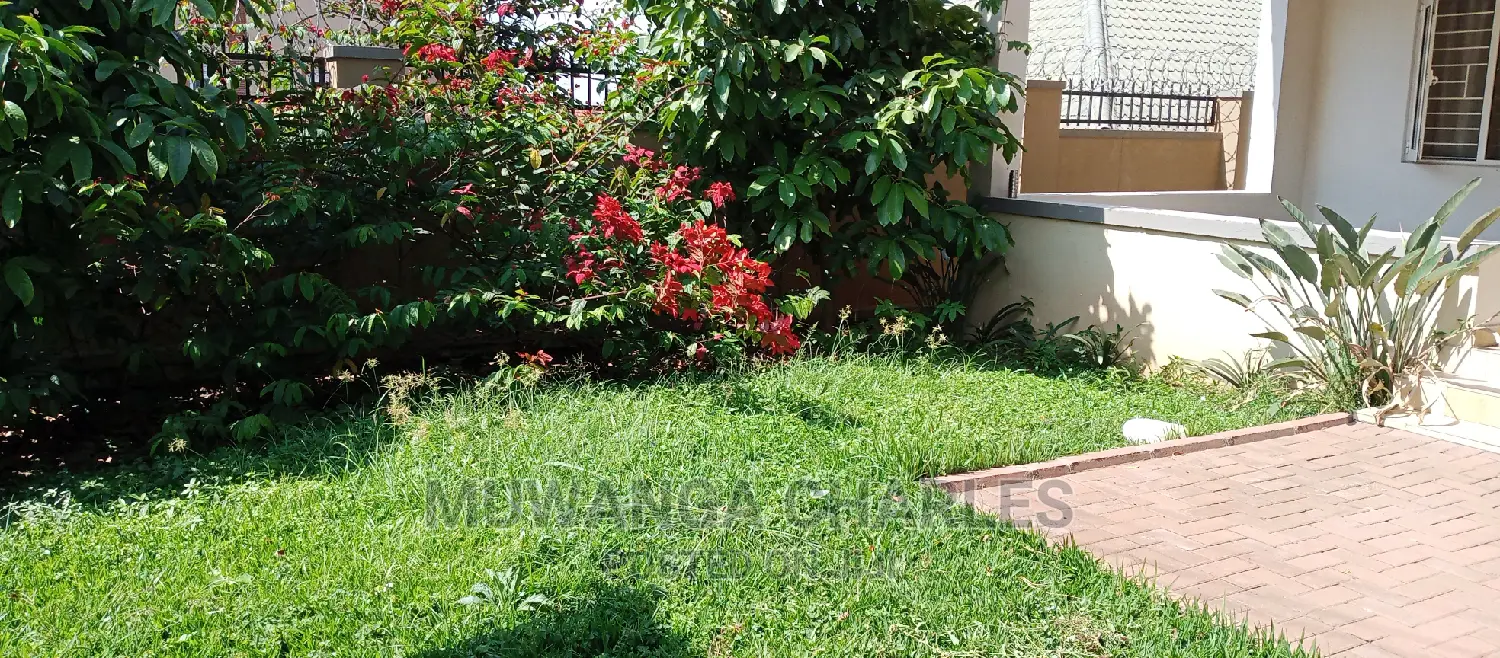 3bdrm Duplex in Fs Properties Ltd, Central Division for Rent