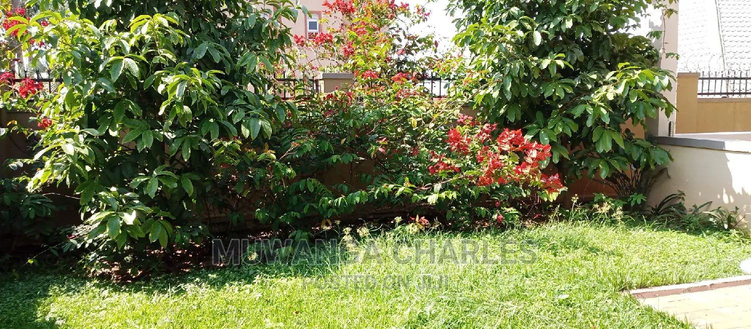 3bdrm Duplex in Fs Properties Ltd, Central Division for Rent