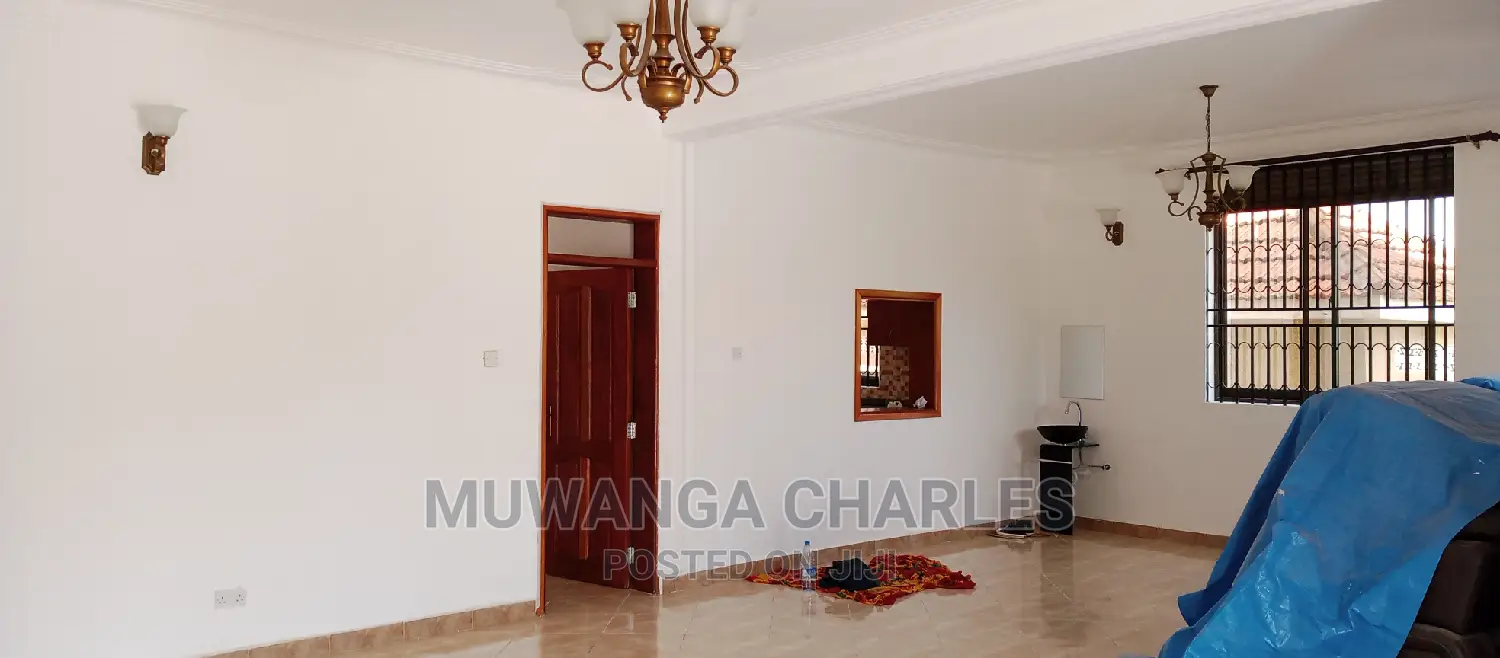 4bdrm Duplex in Fs Properties Ltd, Central Division for Rent