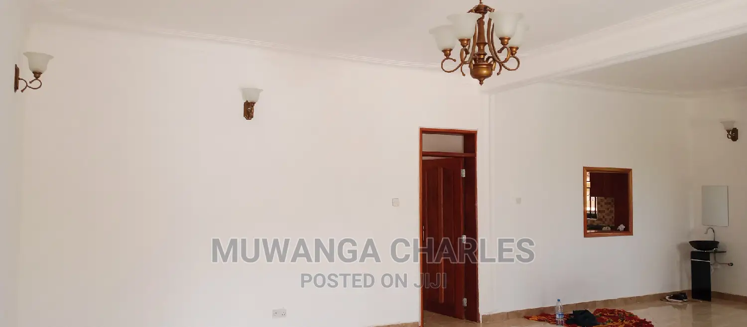 4bdrm Duplex in Fs Properties Ltd, Central Division for Sale