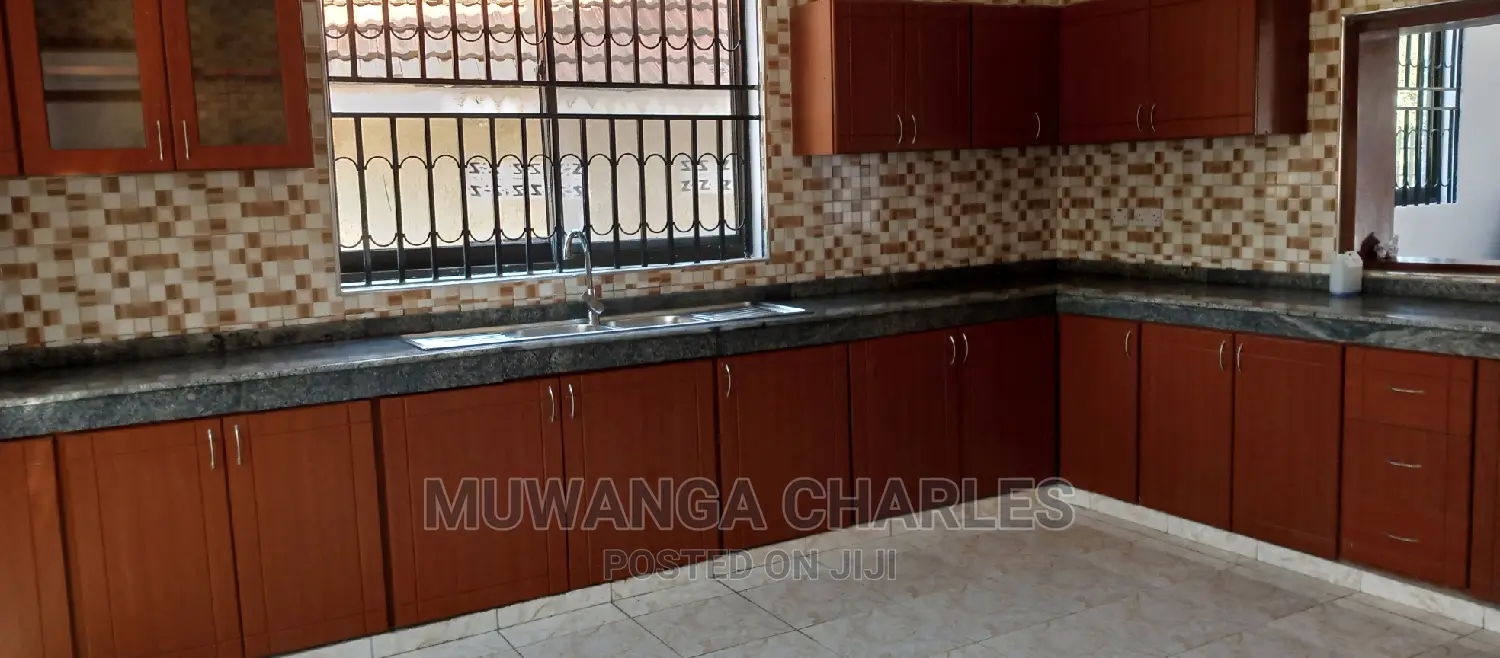 4bdrm Duplex in Fs Properties Ltd, Central Division for Sale